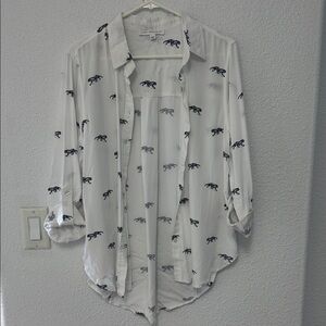 Jane + Delancey White Button-Down Shirt with Black Tiger Print